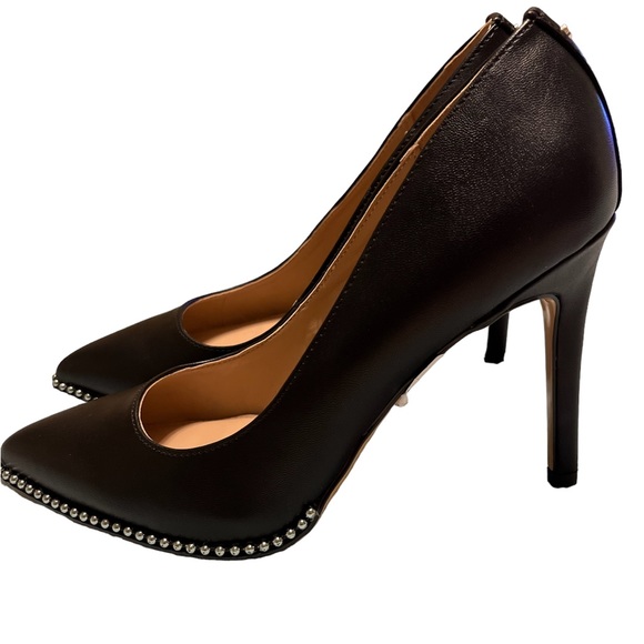 BCBG NWOT Hawti Black Silver Stud Heels/Pumps Closed Pointed Toe - Picture 2 of 2